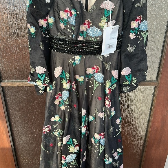 Mac Duggal EMBROIDERED BISHOP SLEEVE V NECK FLOWY GOWN size 4 $798 NEW - Picture 14 of 17